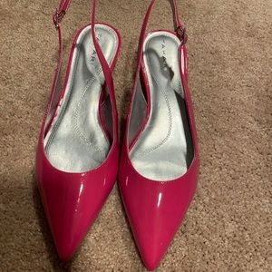 Hot Pink Tahari Slingbacks - Size 7.5